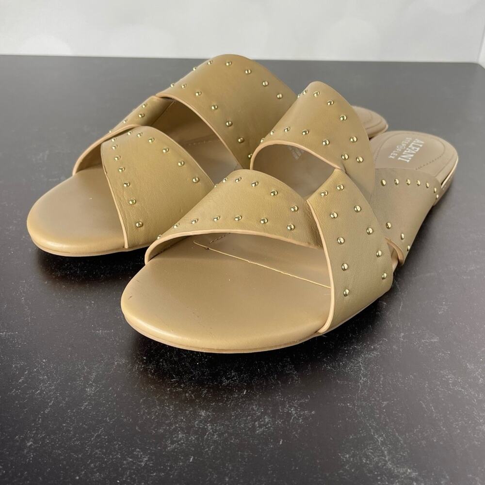 ALFANI Women’s Danicah Studded Flat Sandals Nude Sz 9.5